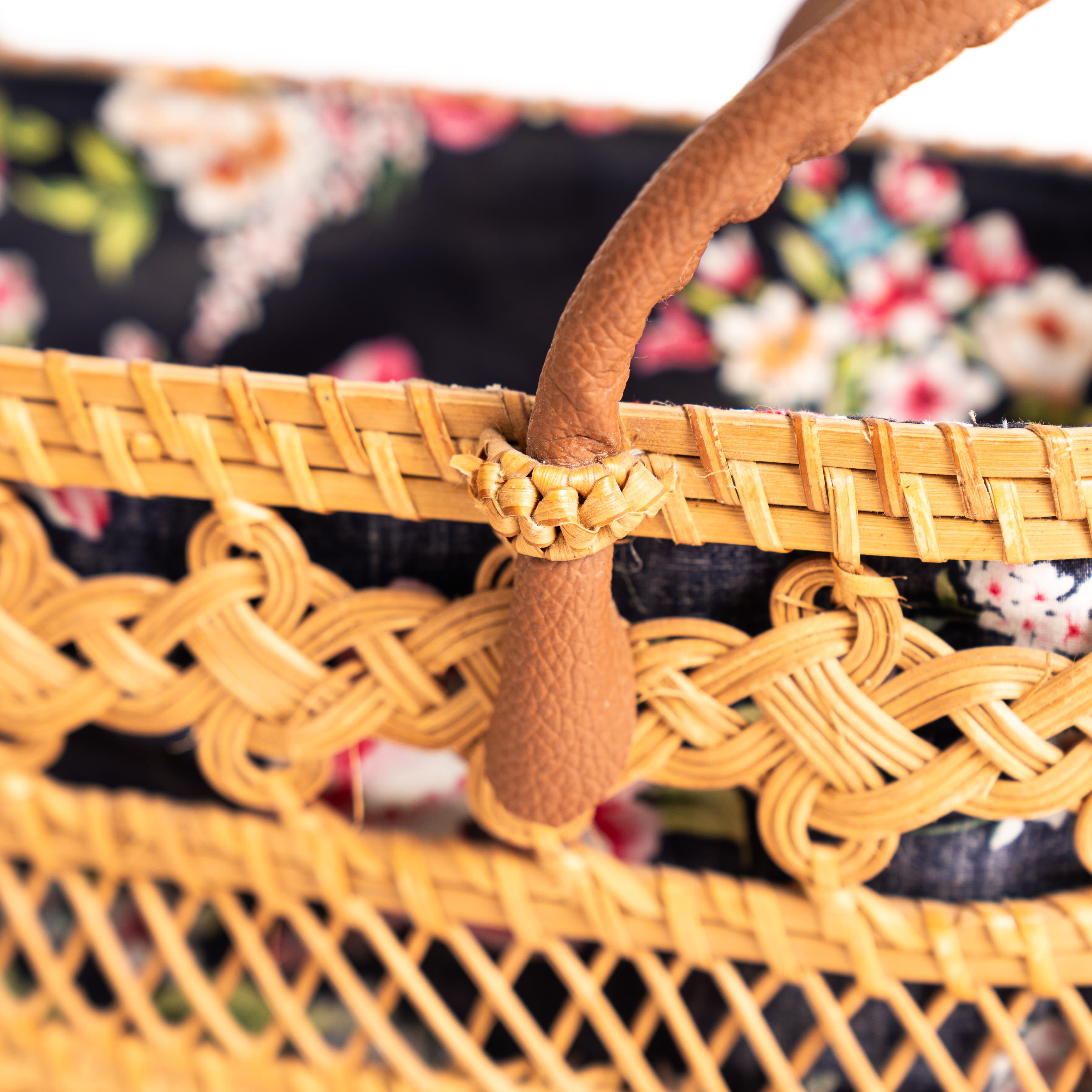 Product Rattan Handbag – Patterned Weave, Fabric Lined Image 4