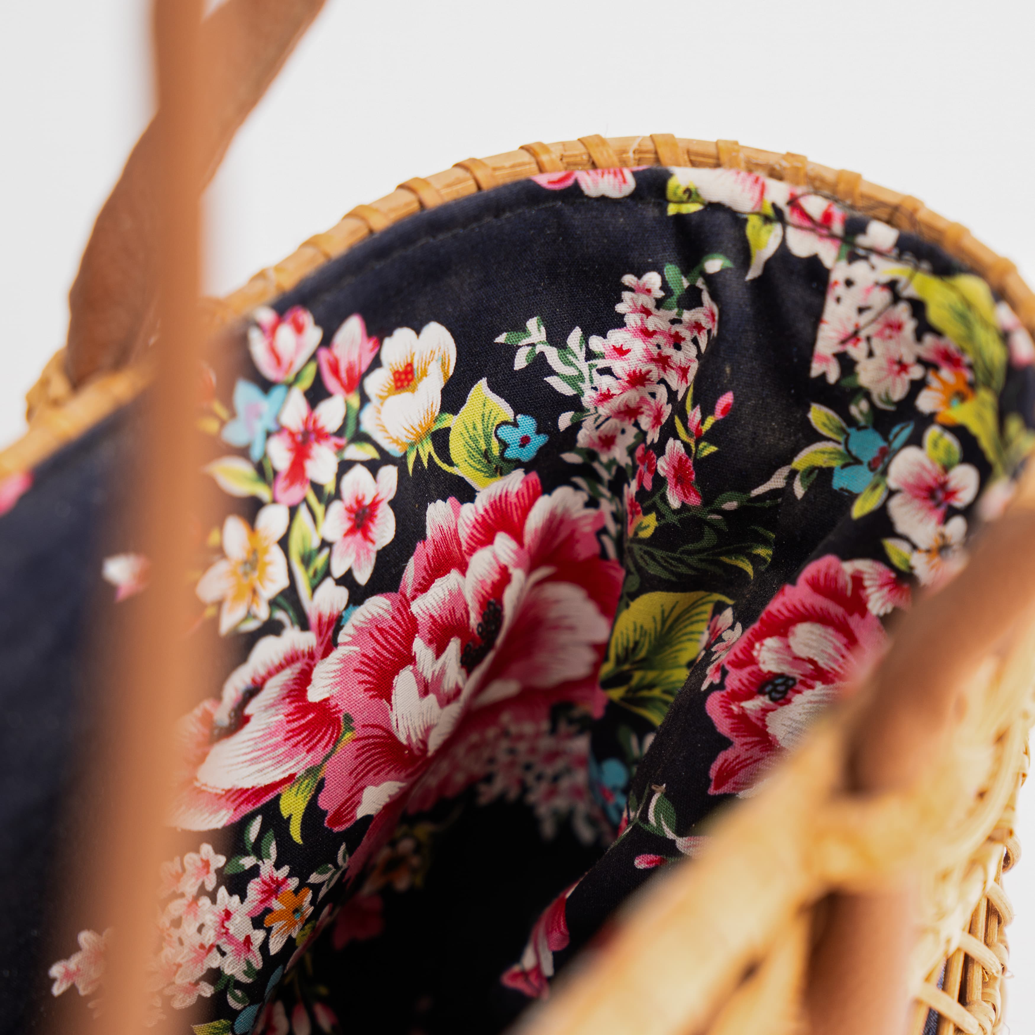 Product Rattan Handbag – Patterned Weave, Fabric Lined Image 3