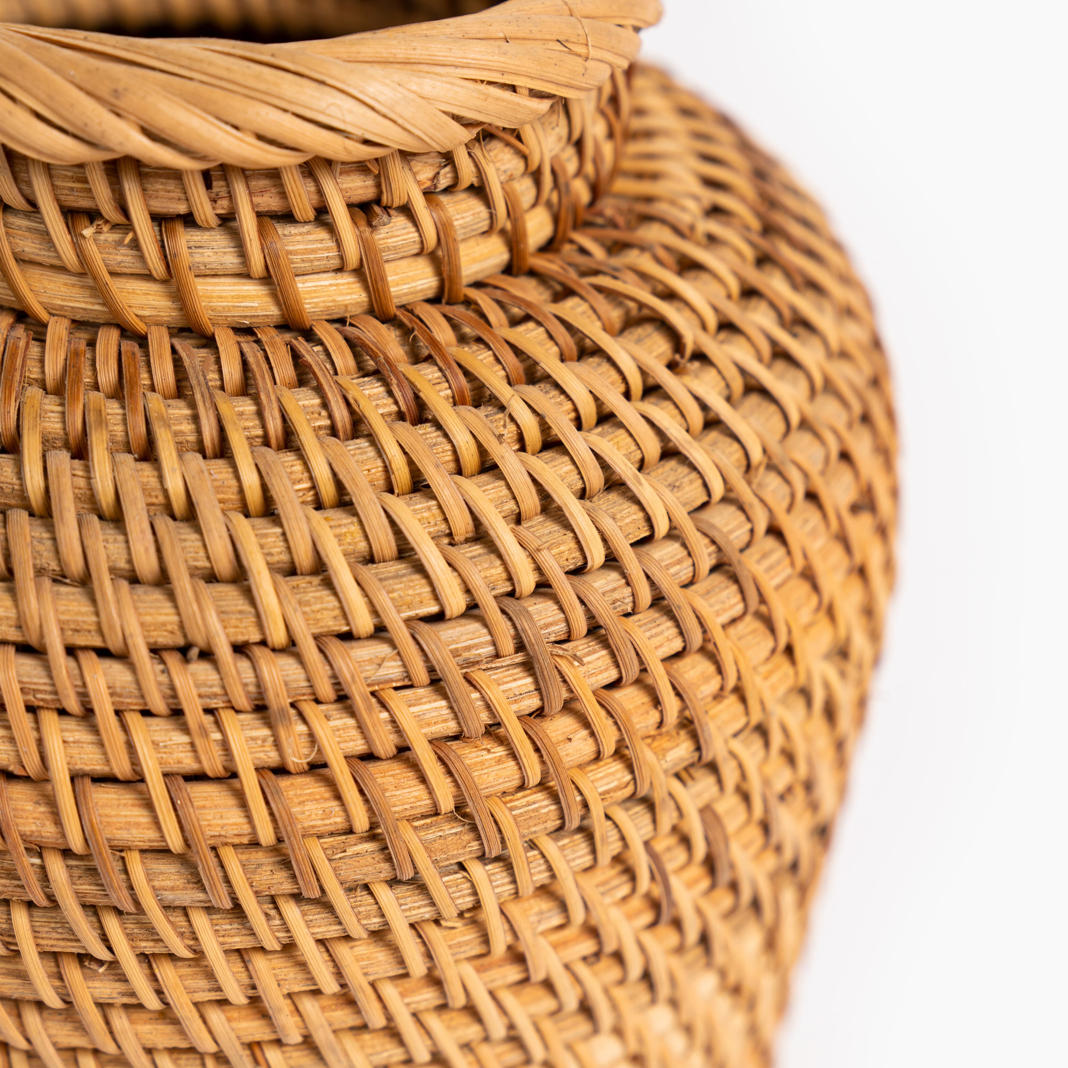 Product Traditional Handwoven Storage Jar – Natural Bambo Image 4