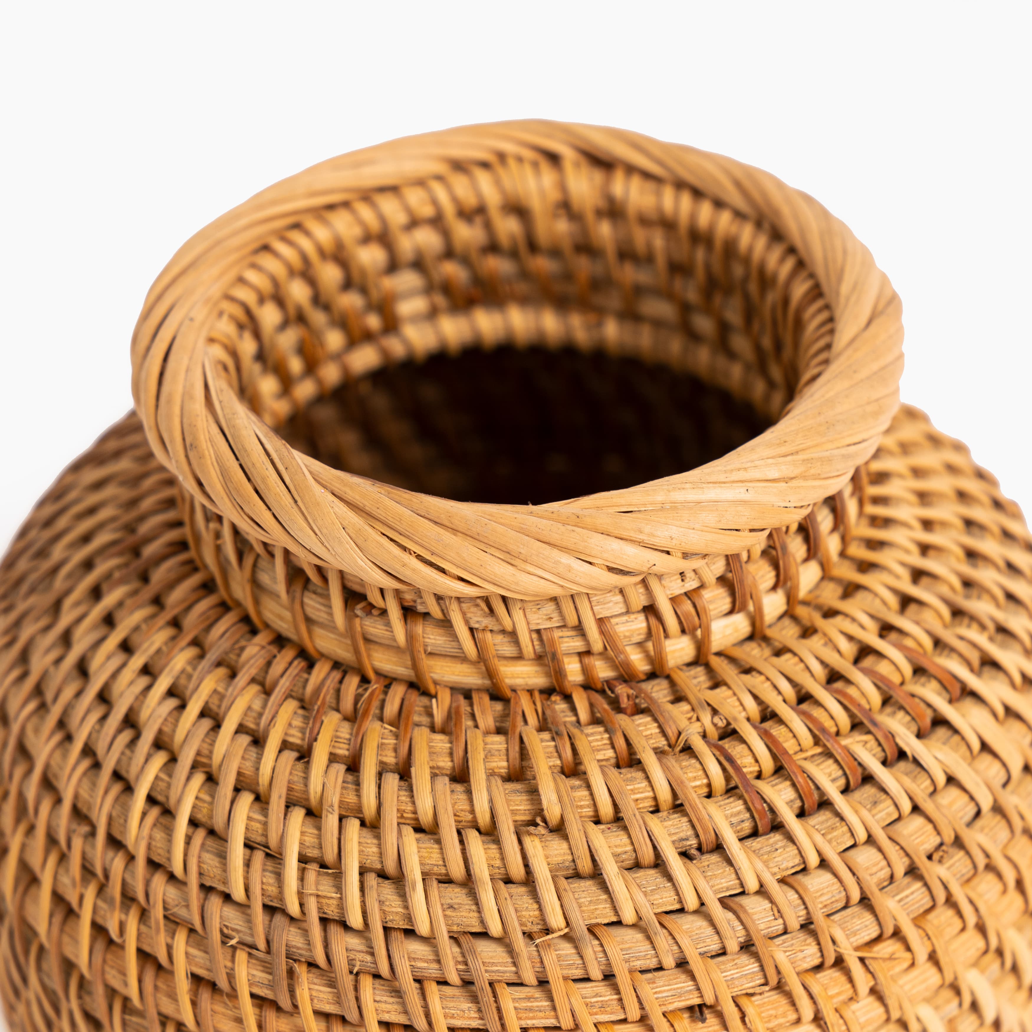 Product Traditional Handwoven Storage Jar – Natural Bambo Image 3
