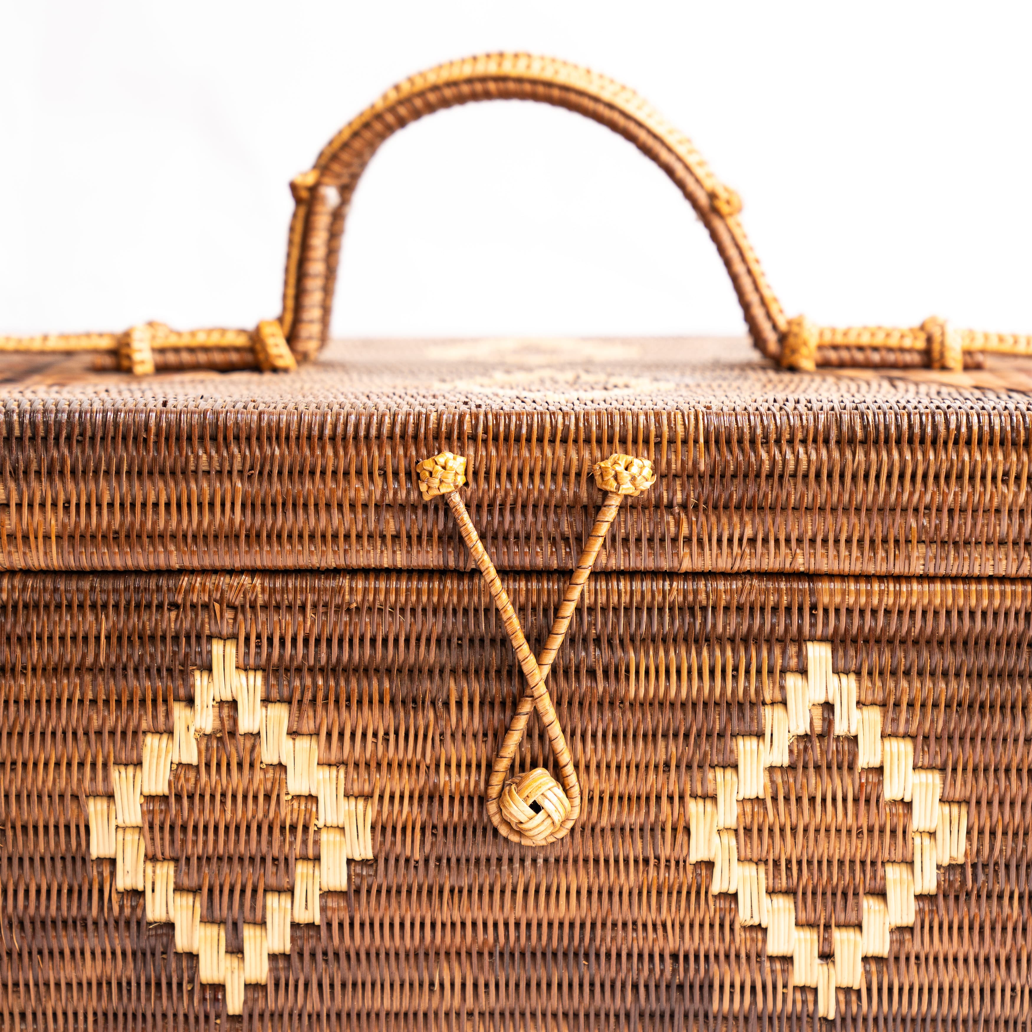 Product Rattan Handheld Case – Lidded, Fabric Lined Image 5